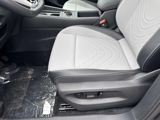 New 2026 Volkswagen Tiguan SE FWD image 18