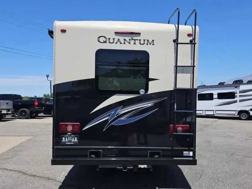 Used 2021 Ford E-450 and Econoline 450 Super Duty w/ Motorhome Prep Package image 7