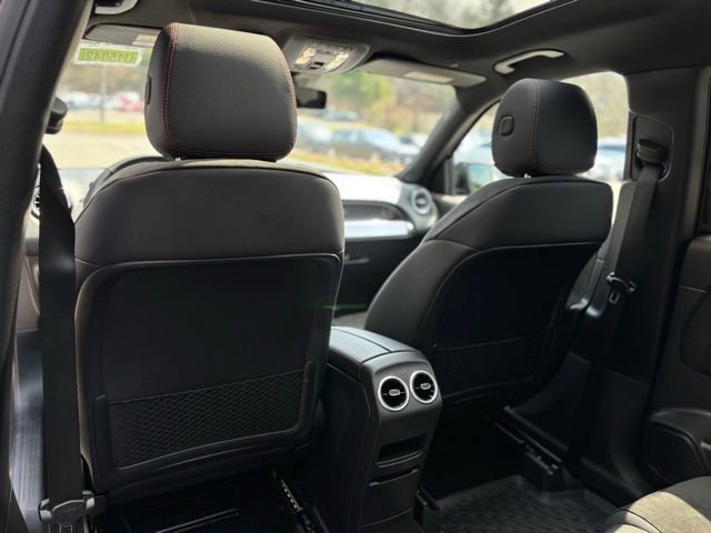 Used 2026 Mercedes-Benz GLB 250 4MATIC image 23