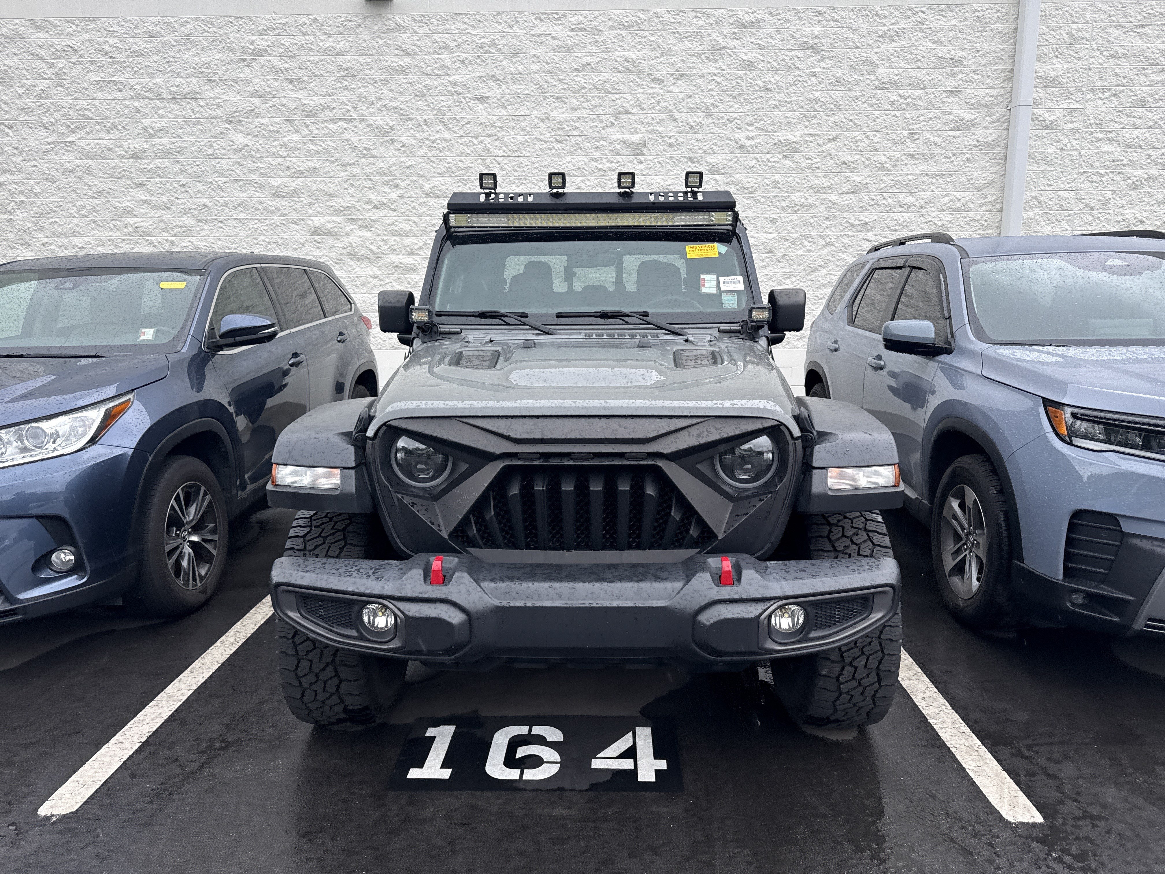 Used 2023 Jeep Gladiator Rubicon w/ Trailer Tow Package AWD/4WD image 2