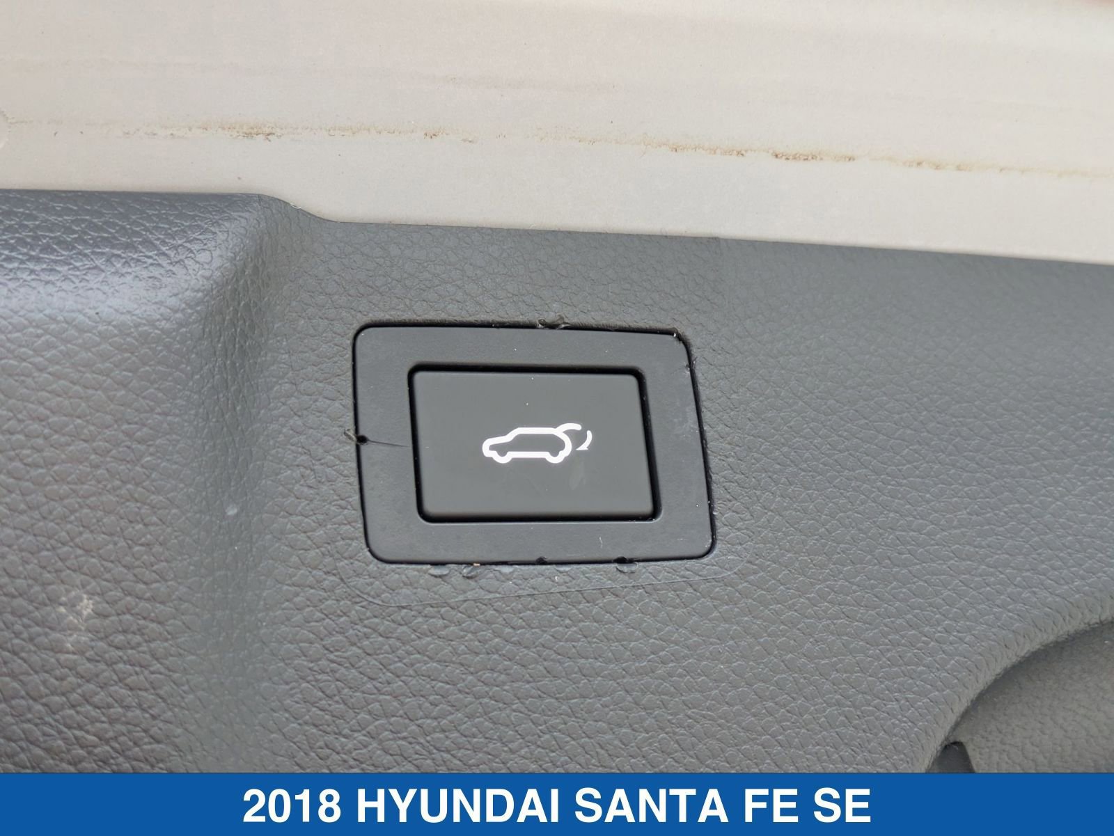 Used 2018 Hyundai Santa Fe SE w/ SE Premium Package 02 AWD/4WD image 34