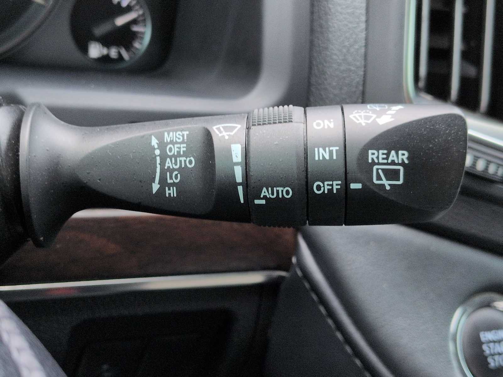 Used 2018 Toyota Land Cruiser AWD/4WD image 28
