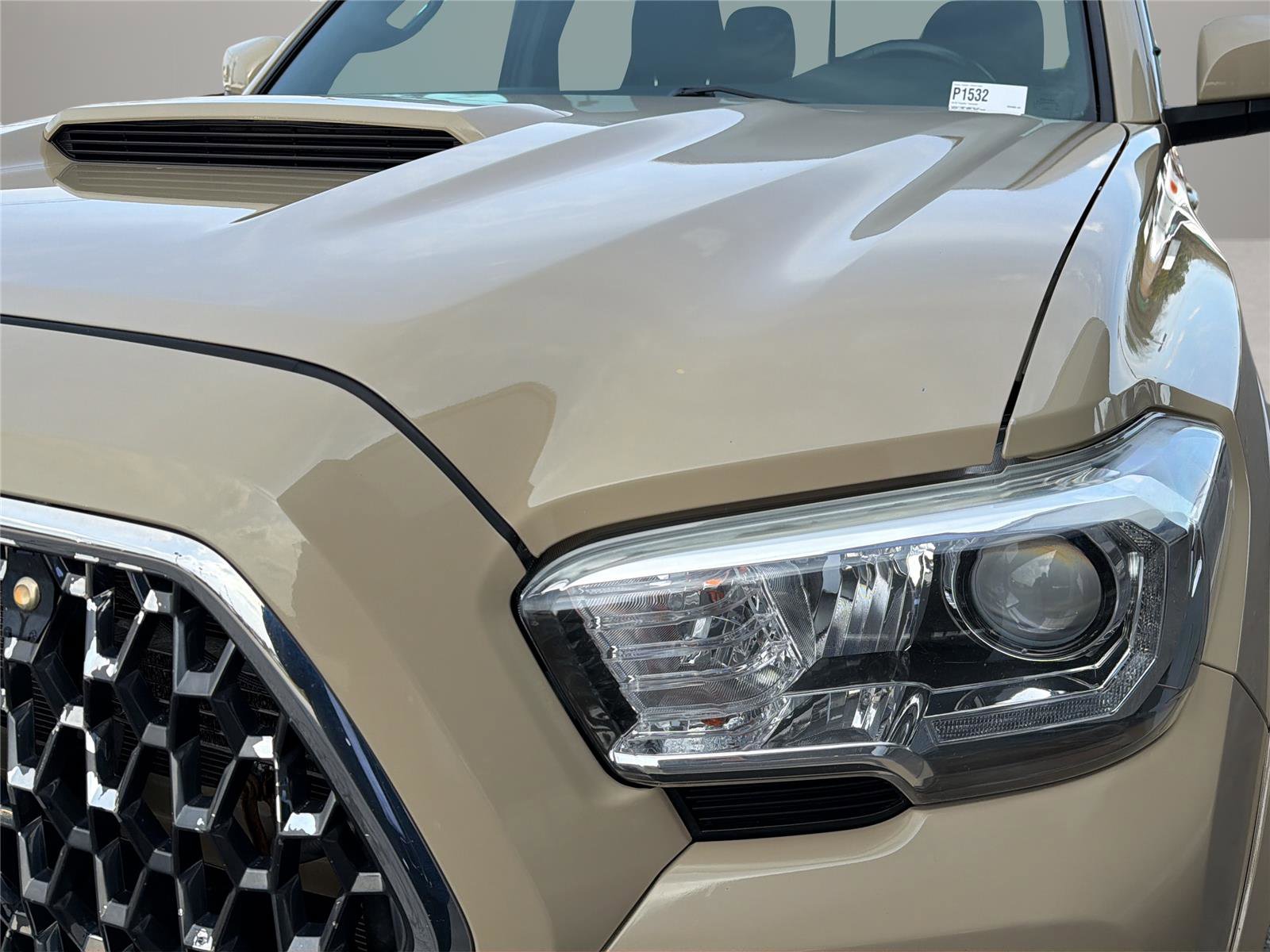 Used 2018 Toyota Tacoma TRD Sport AWD/4WD image 10