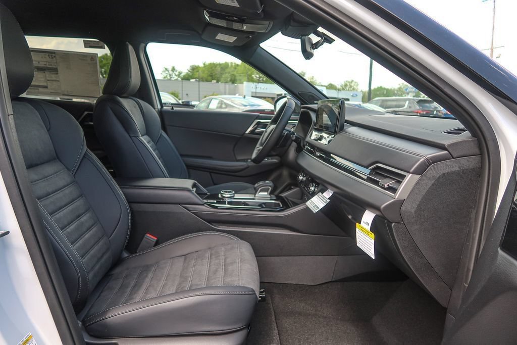New 2026 Mitsubishi Outlander LE AWD/4WD image 19