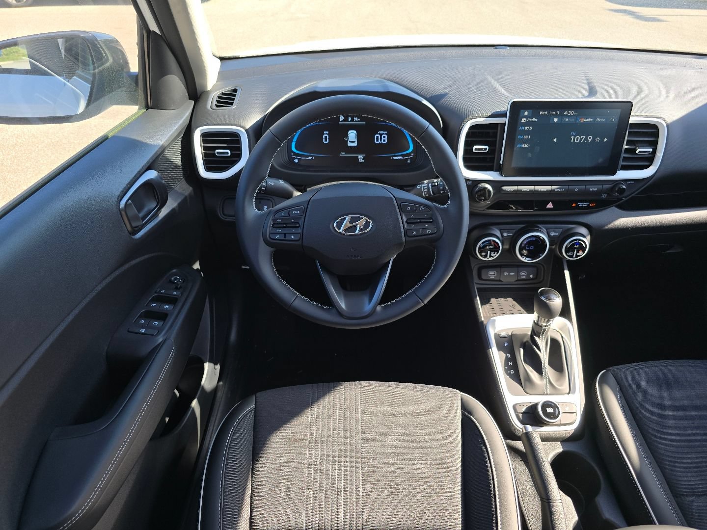 New 2026 Hyundai Venue SEL FWD video 4