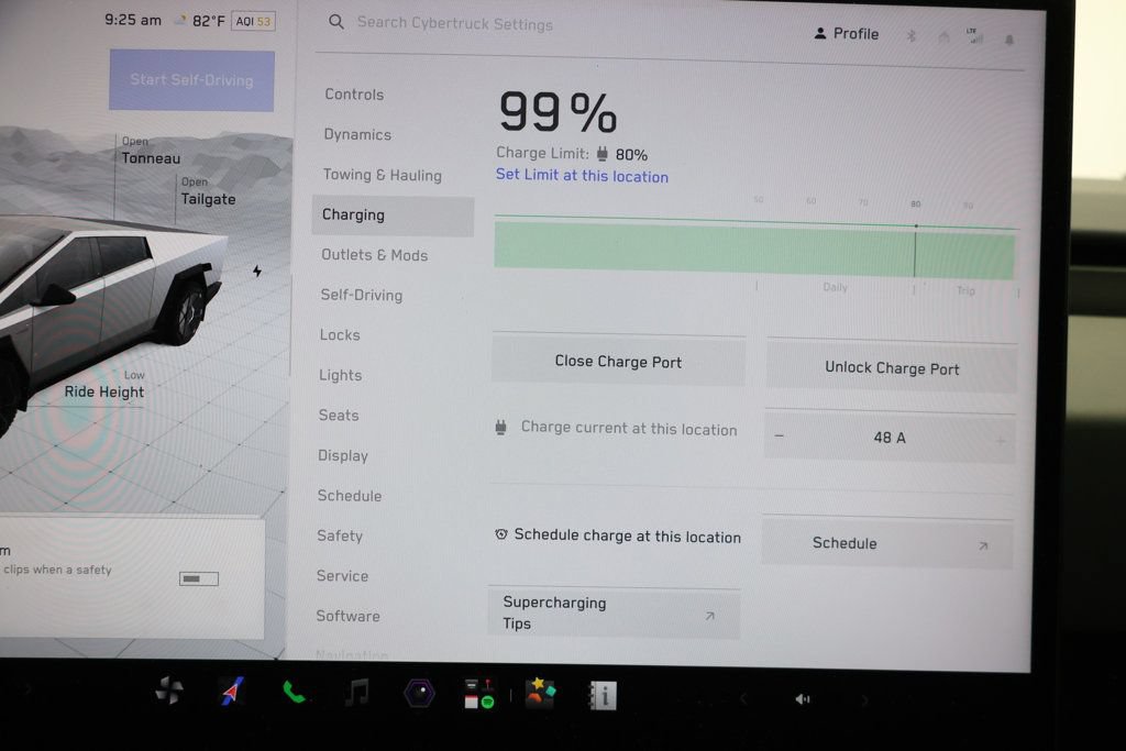Used 2024 Tesla Cybertruck AWD Crew Cab image 15