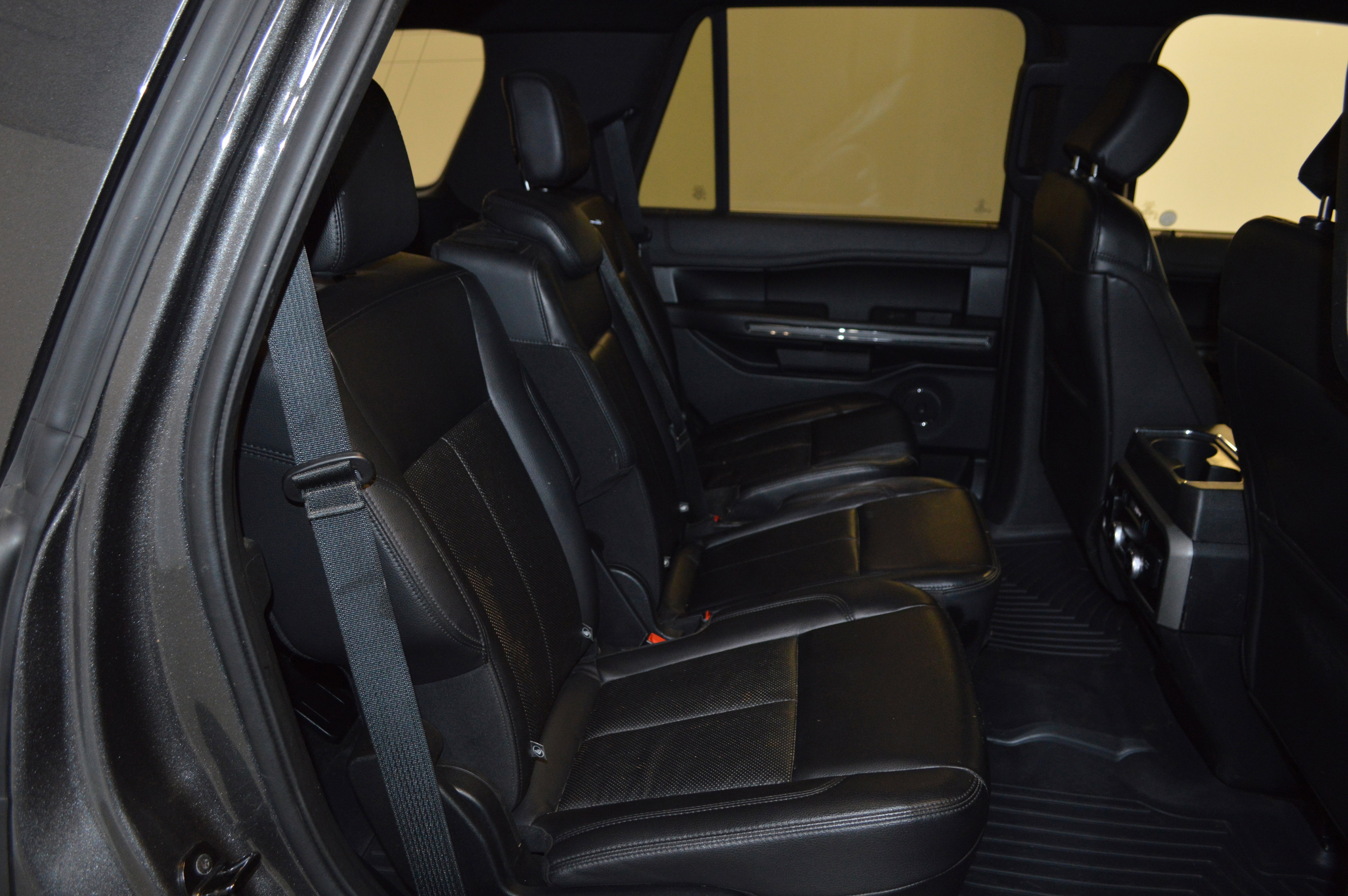 Used 2020 Ford Expedition XLT w/ Equipment Group 202A image 12