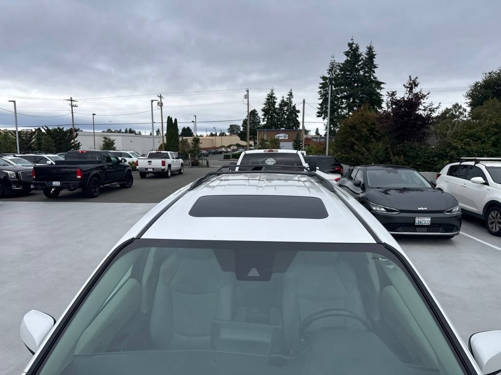 Used 2023 Toyota Sienna XLE AWD/4WD image 4
