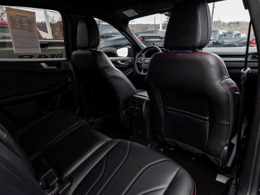 Used 2025 Ford Escape ST-Line Elite w/ Premium Technology Package image 28