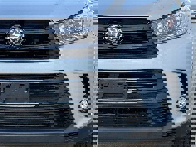 Used 2017 Toyota Highlander SE image 8