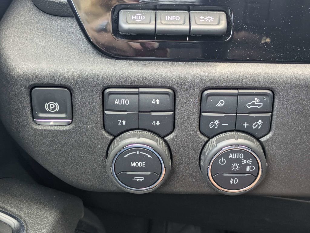 Used 2025 Chevrolet Silverado 1500 LTZ w/ Technology Package AWD/4WD image 29