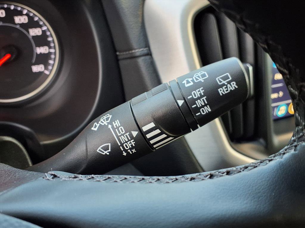 Used 2024 GMC Terrain SLT image 28