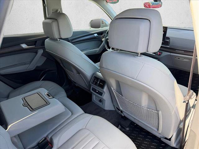 Used 2023 Audi Q5 2.0T Premium w/ Convenience Package AWD/4WD image 23