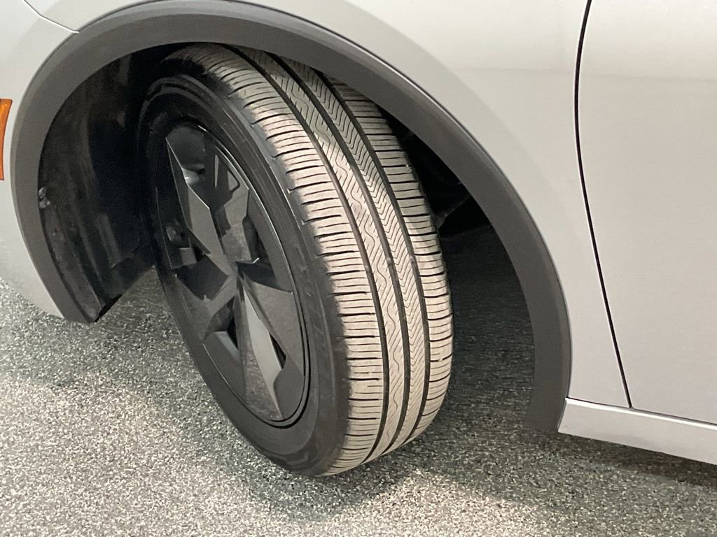 Used 2024 Toyota Prius LE FWD image 31