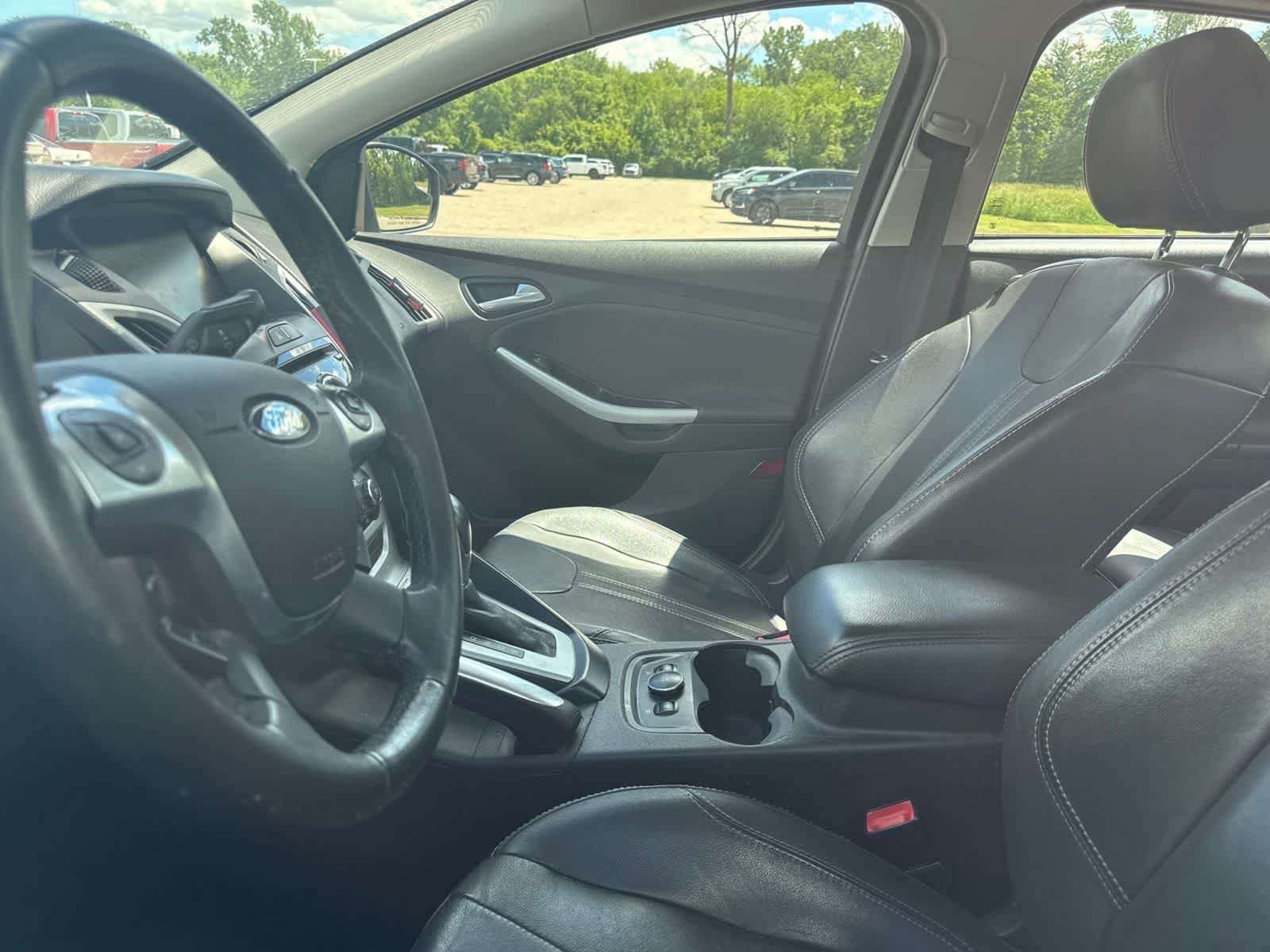 Used 2013 Ford Focus SE FWD image 32