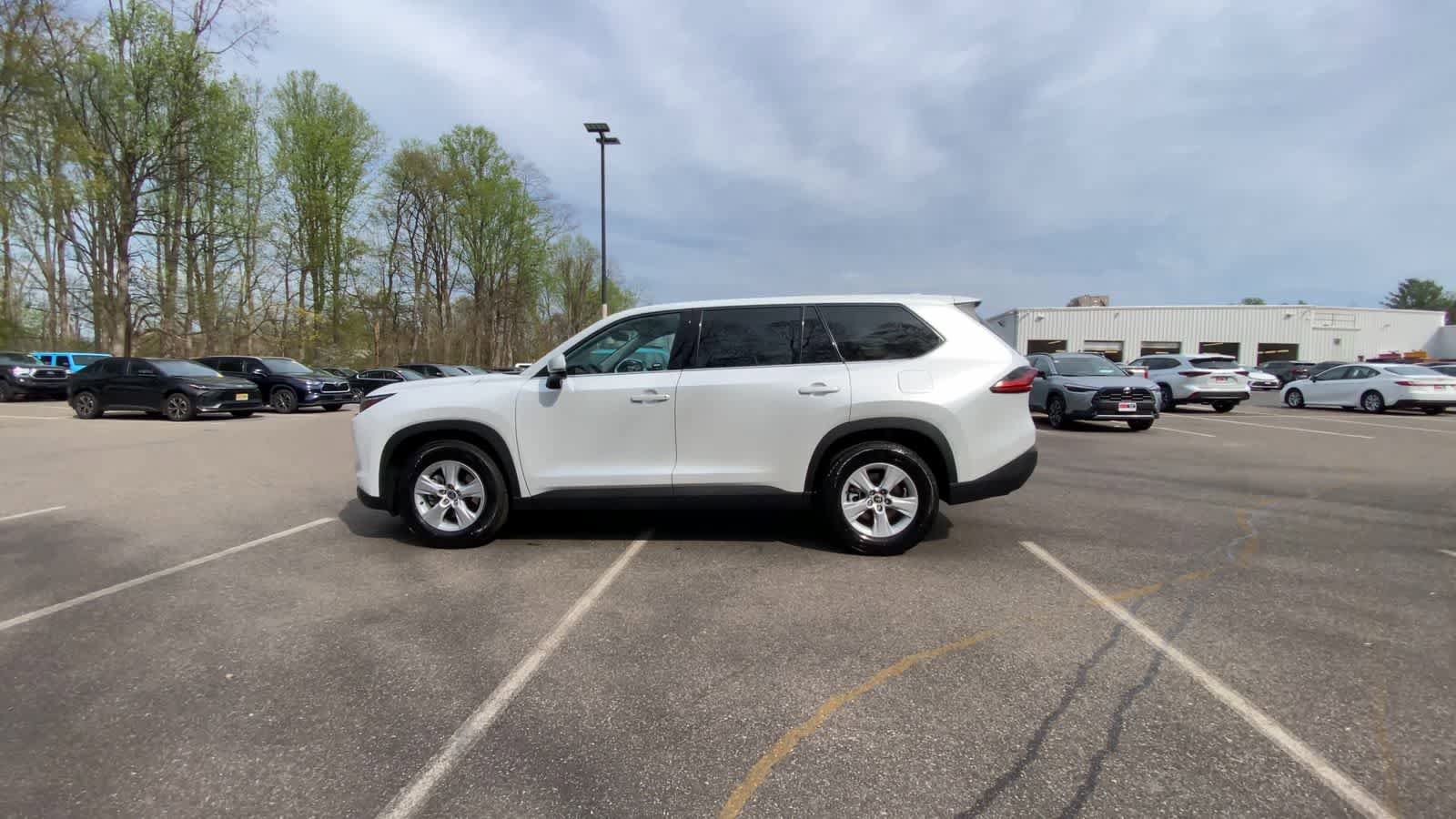 Certified 2025 Toyota Grand Highlander FWD image 9