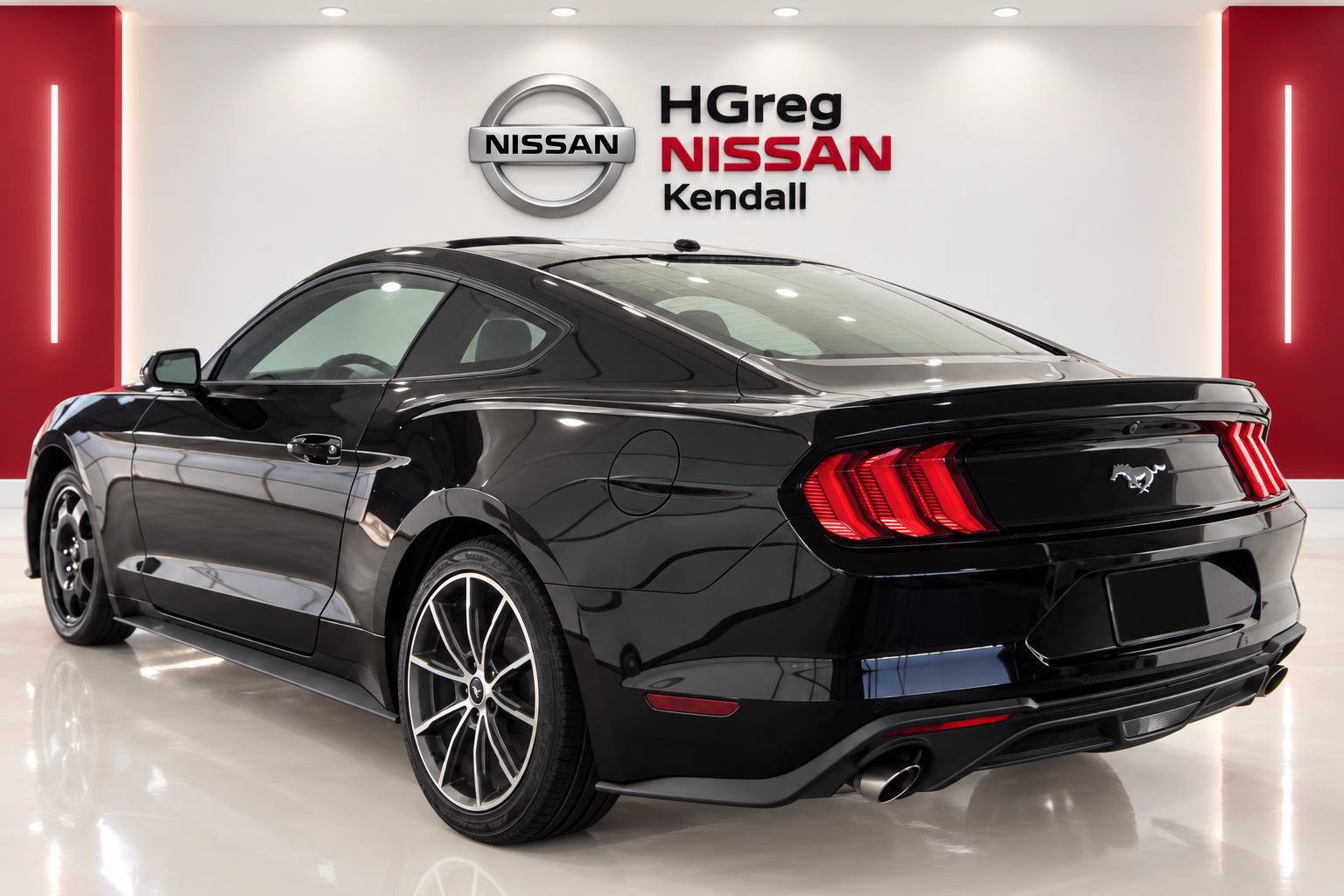 Used 2018 Ford Mustang Coupe w/ Equipment Group 101A RWD image 2