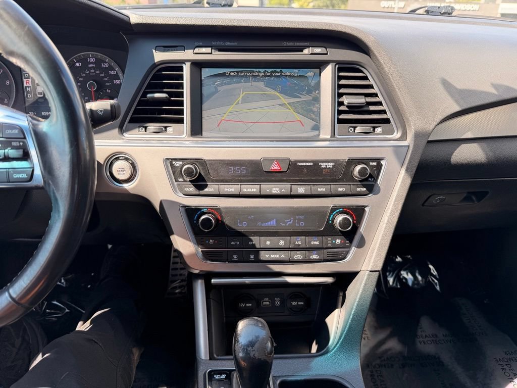 Used 2017 Hyundai Sonata Limited 2.0T FWD image 4