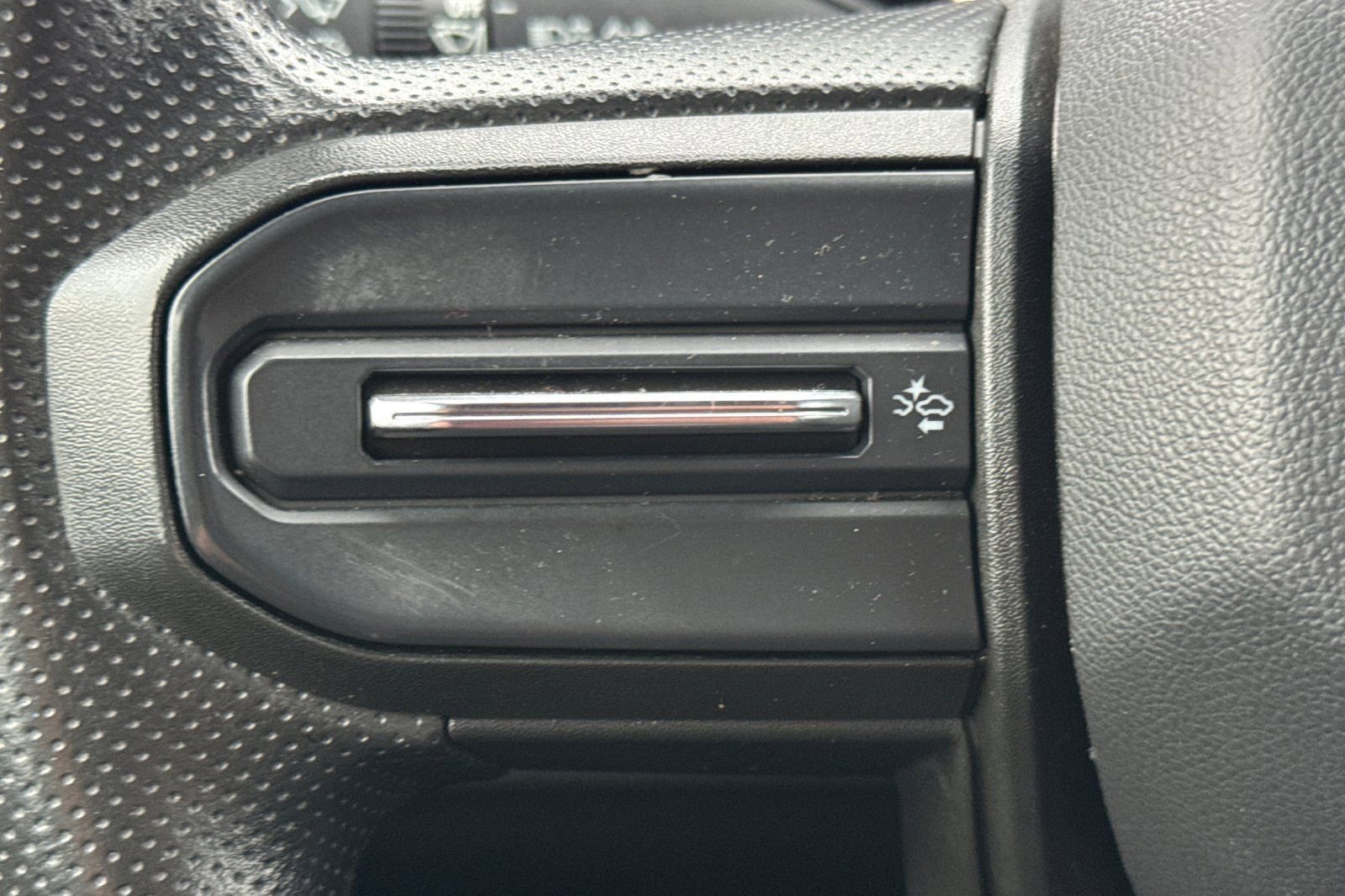 Certified 2023 Chevrolet Colorado W/T image 24