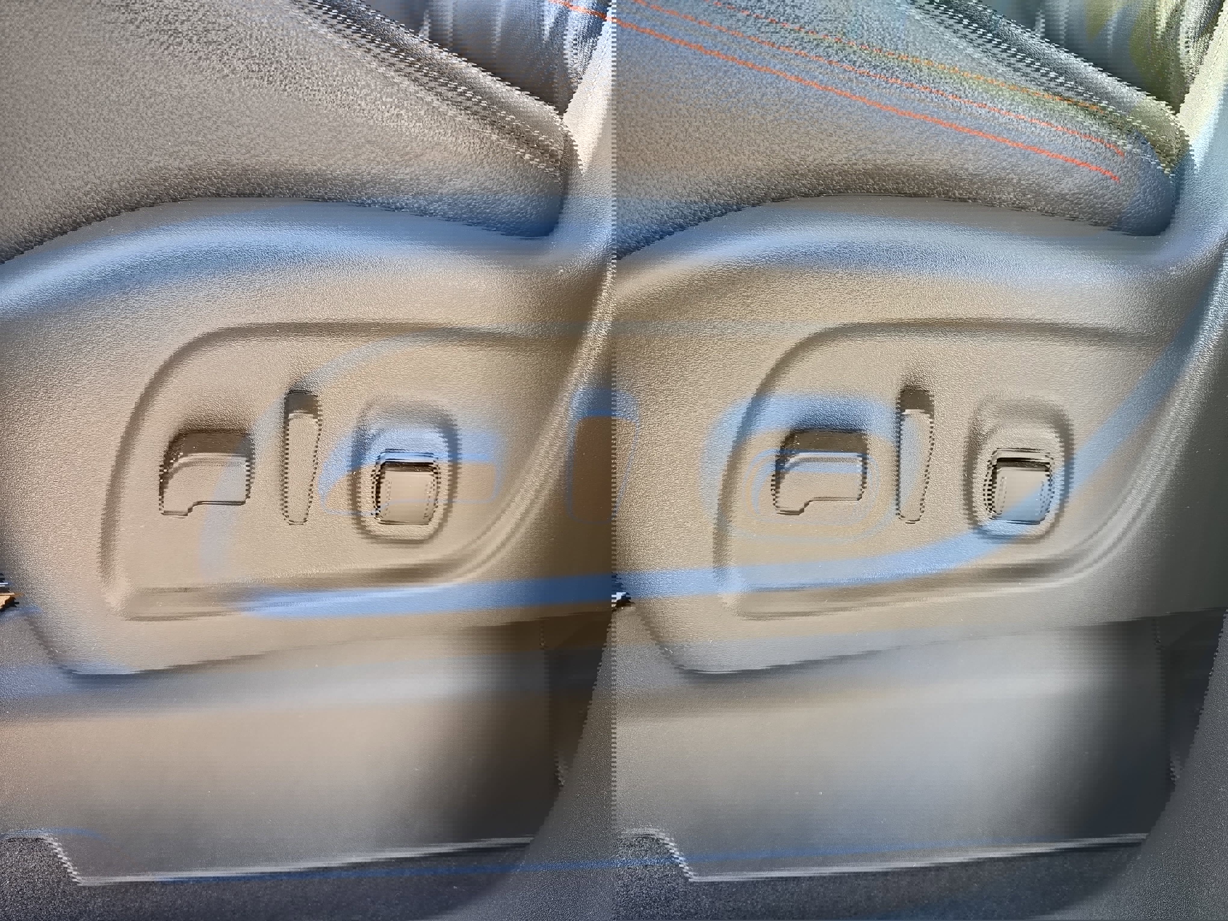 Used 2023 Nissan Titan PRO-4X w/ Pro-4x Convenience Package image 31