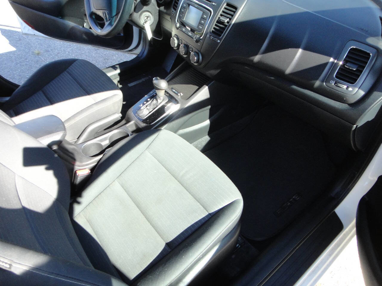 Used 2017 Kia Forte LX w/ LX Popular Package FWD image 13