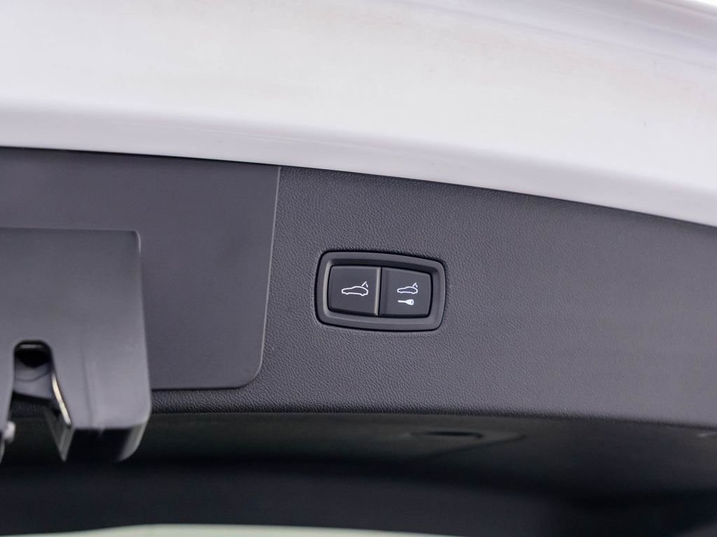 Used 2022 Porsche Cayenne Platinum Edition AWD/4WD image 33