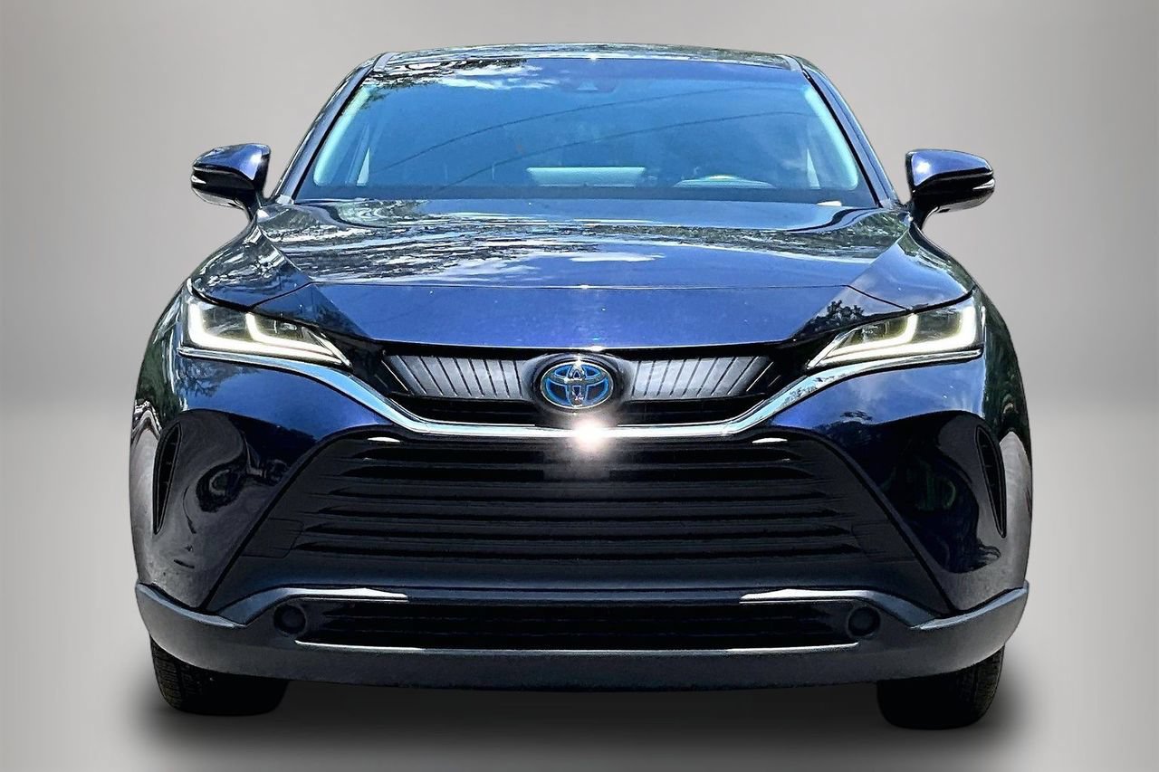 Used 2024 Toyota Venza LE AWD/4WD image 3