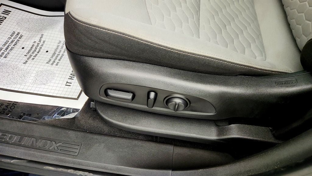 Used 2020 Chevrolet Equinox LS w/ LS Convenience Package FWD image 10