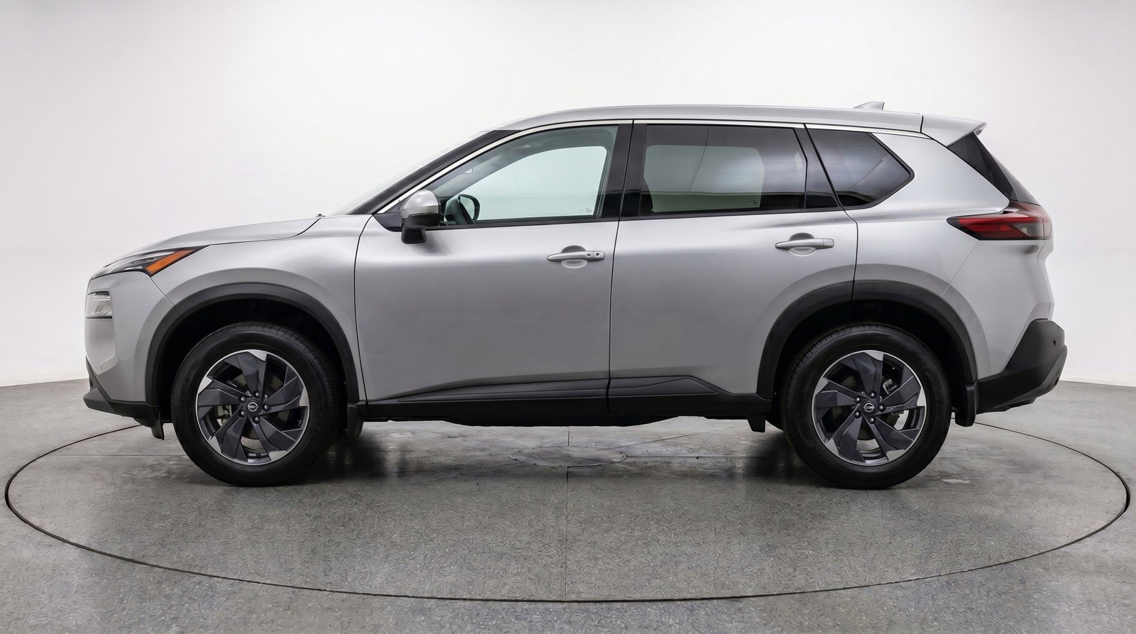 Used 2025 Nissan Rogue SV FWD image 5