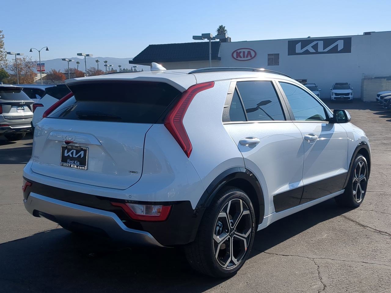 New 2025 Kia Niro EX Touring image 6