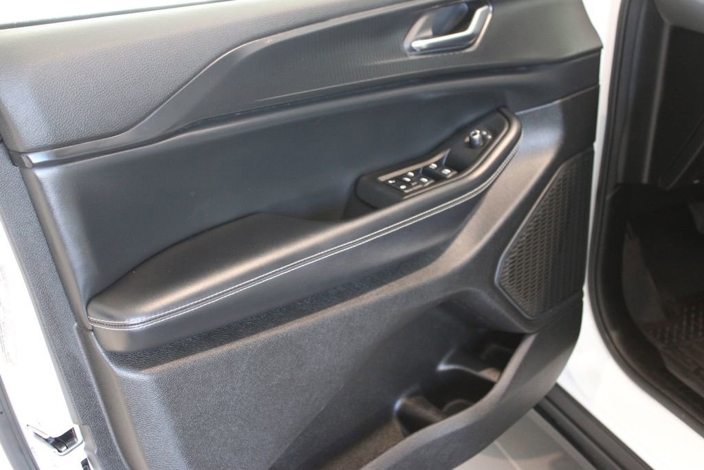 Used 2024 Jeep Grand Cherokee Altitude image 27