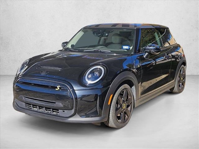 Used 2024 MINI Cooper SE w/ Signature Upholstery Package image 1