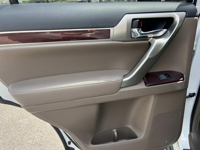 Used 2017 Lexus GX 460 AWD/4WD image 20