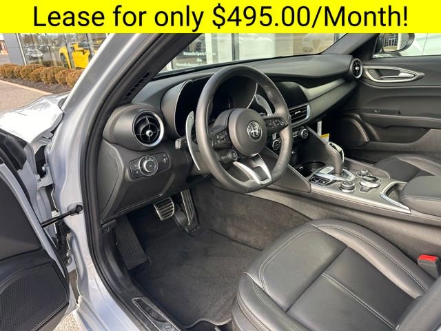 Used 2025 Alfa Romeo Giulia AWD w/ Driving Assist Package image 13