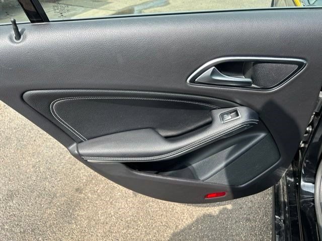 Used 2019 Mercedes-Benz CLA 250 4MATIC image 40