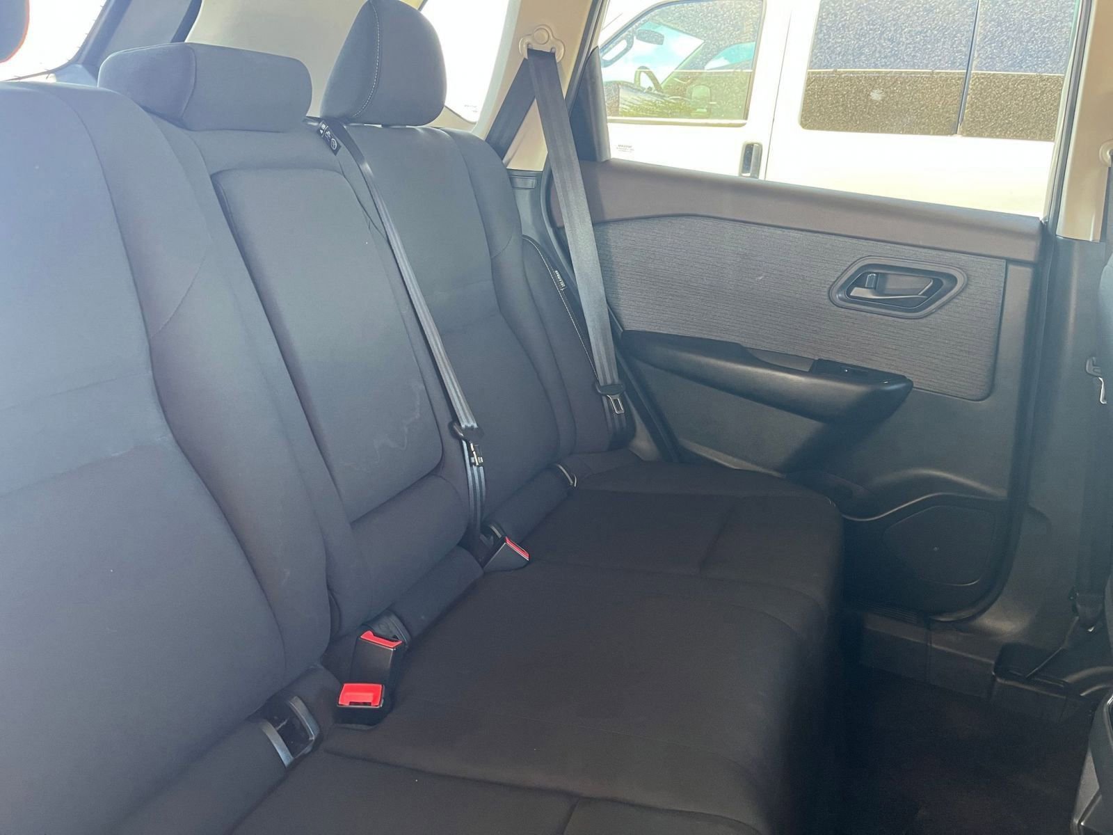 Used 2023 Nissan Rogue S image 36