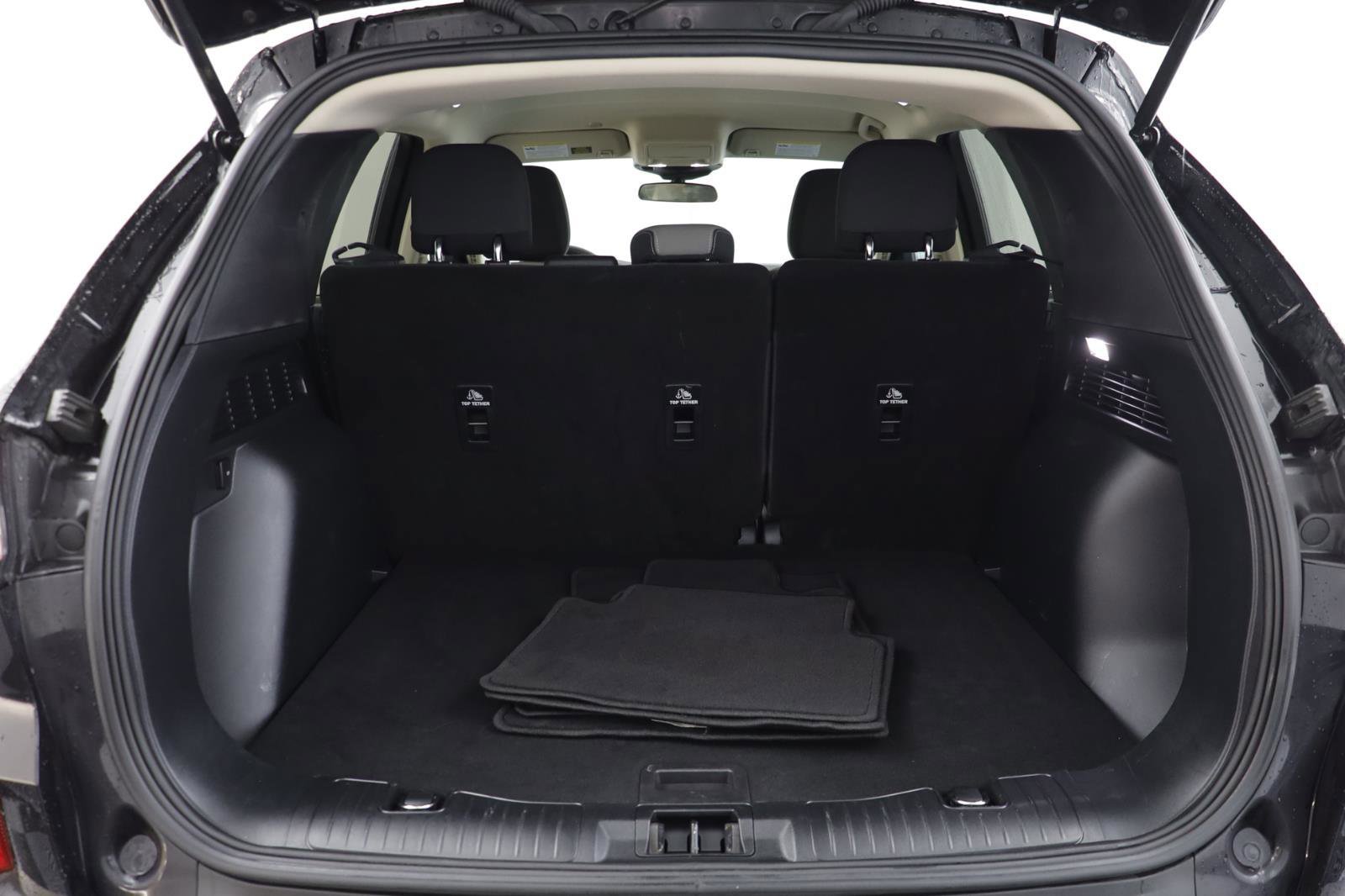 Used 2020 Ford Escape SE image 16