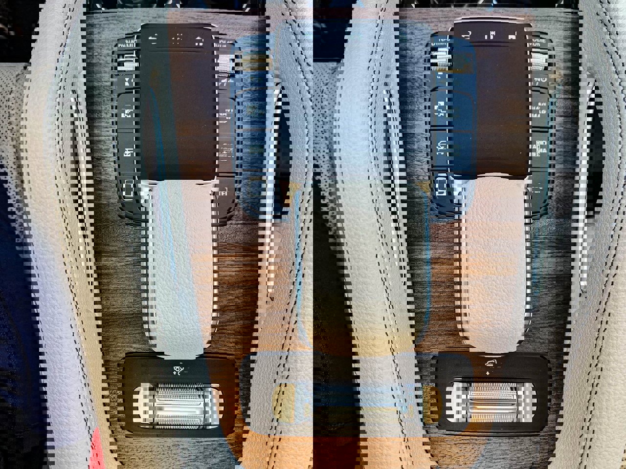 New 2026 Mercedes-Benz GLS 450 4MATIC image 21