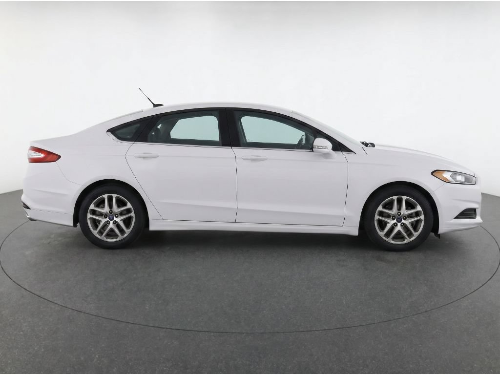 Used 2015 Ford Fusion SE FWD image 9
