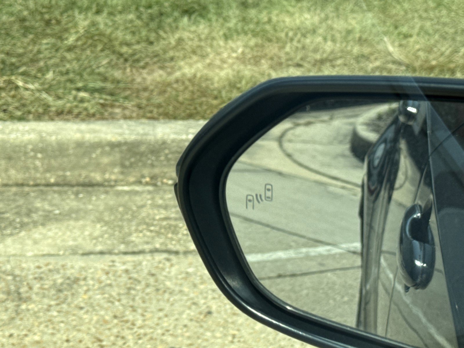 Used 2024 Toyota Corolla LE w/ LE Convenience Package image 14