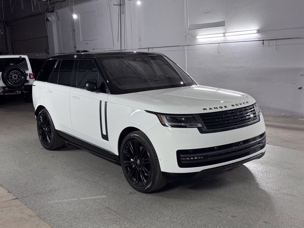 Used 2023 Land Rover Range Rover SE AWD/4WD image 4