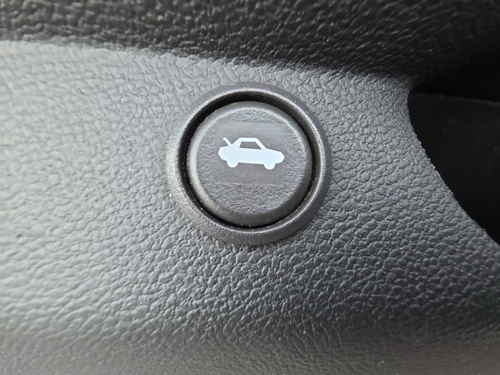Used 2013 Chevrolet Camaro LS RWD image 25