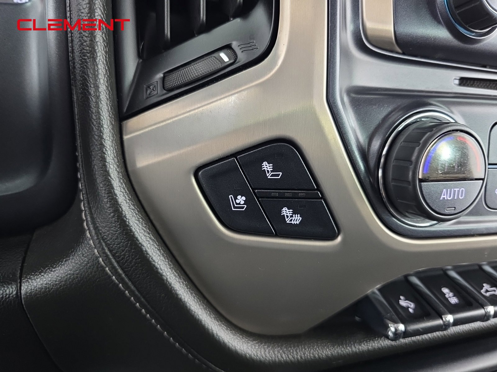 Used 2019 GMC Sierra 3500 Denali w/ Duramax Plus Package image 18