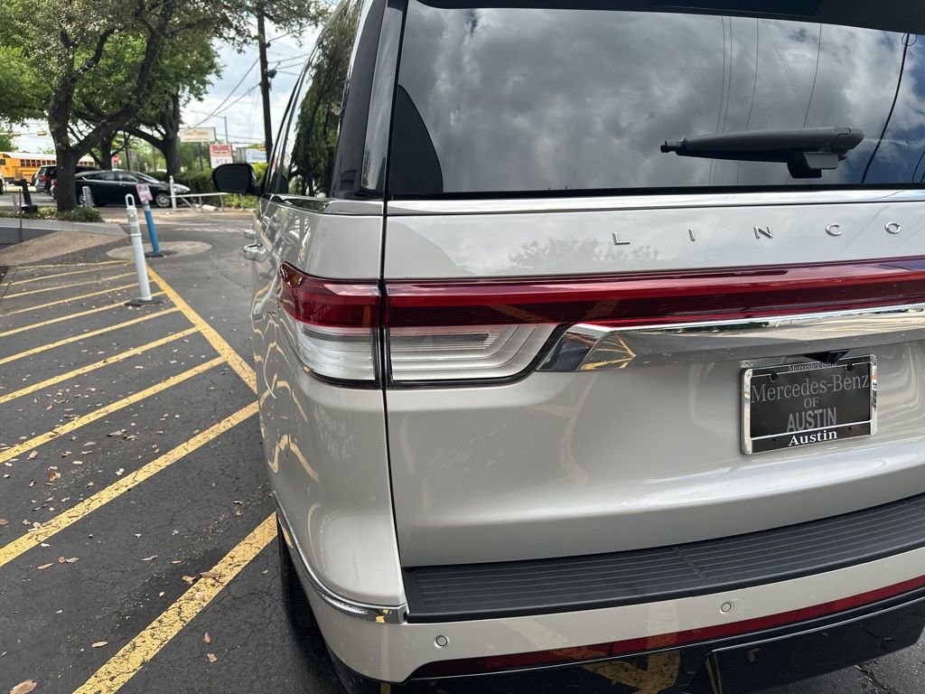 Used 2024 Lincoln Navigator Reserve image 28
