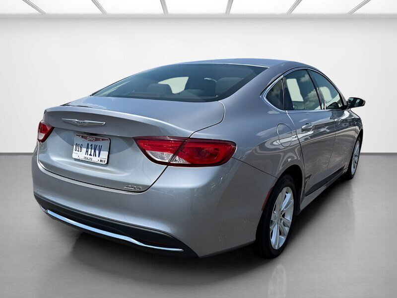 Used 2016 Chrysler 200 Limited FWD image 7