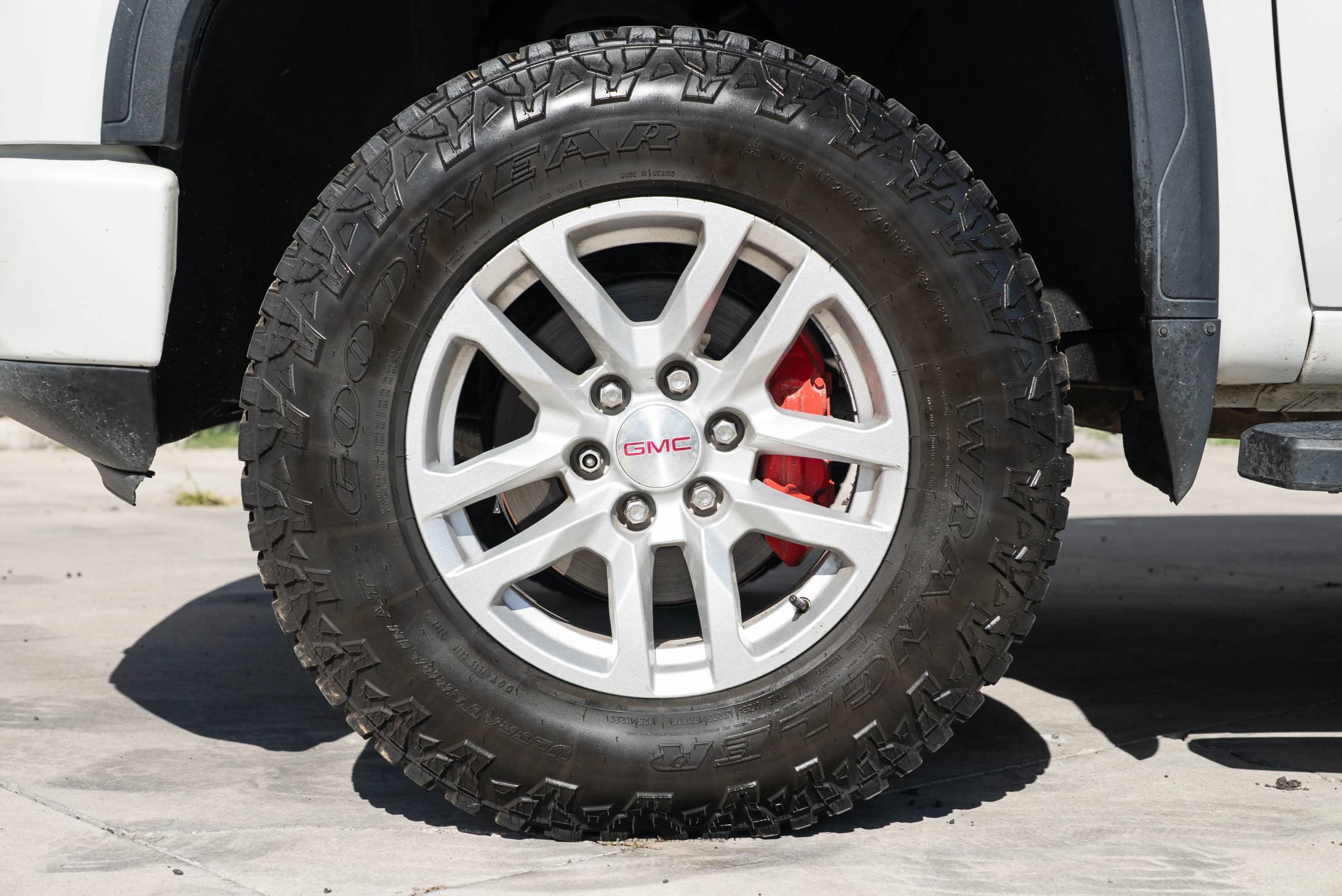 Used 2020 GMC Sierra 1500 Denali w/ Denali Premium Package AWD/4WD image 4