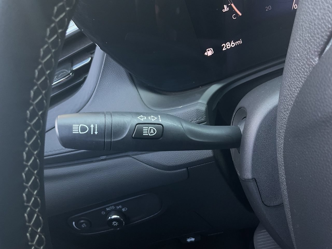 Used 2025 Buick Encore GX Preferred FWD image 30