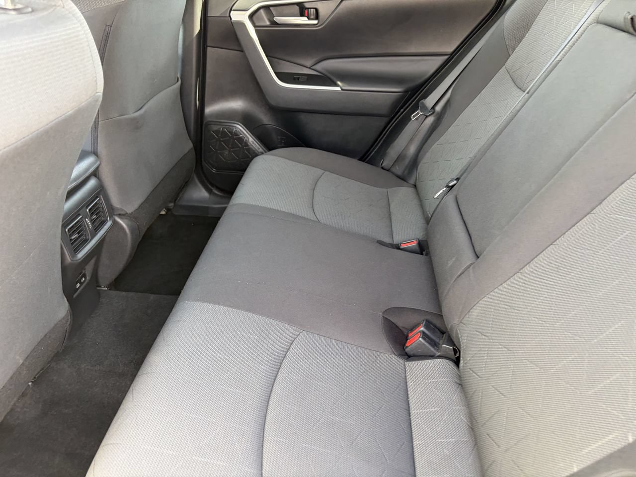 Used 2023 Toyota RAV4 XLE AWD/4WD image 13