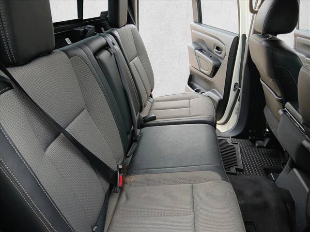 Used 2017 Nissan Titan S AWD/4WD image 21