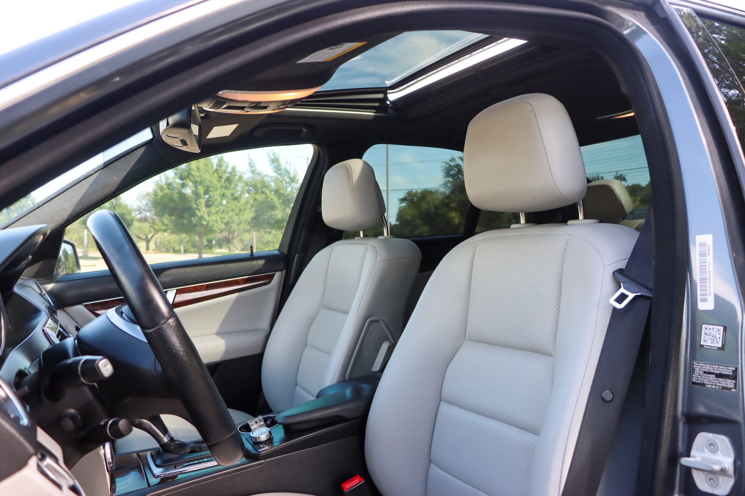 Used 2014 Mercedes-Benz C 300 4MATIC Sedan image 15